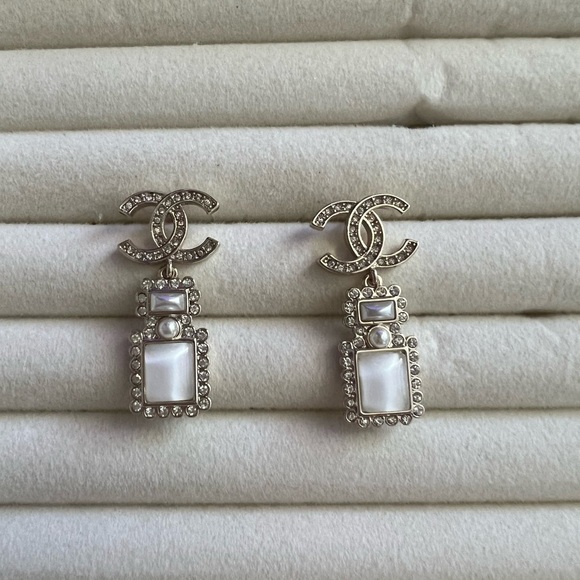 0 Jewelry - CHANEL style Silver and White Crystal Pearl Earrings